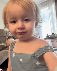 Anika Morris's Instagram, Twitter & Facebook