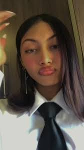 Faye Muller's Instagram, Twitter & Facebook