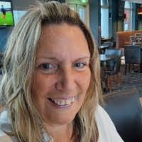 Linda Lipman's Instagram, Twitter & Facebook