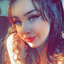 Valerie Dunaway's Instagram, Twitter & Facebook