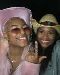 Bailey Hodge (@b.elyse13) • Instagram photos and videos