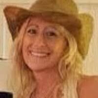 Lori Renee's Instagram, Twitter & Facebook