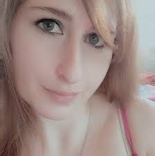 Ariel Myers's Instagram, Twitter & Facebook