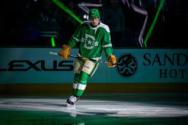 Hän iski 55 runkosarjaottelussa tehot 8+19=27. Dallas Stars Daily Links Miro Heiskanen Keeping It Real Defending Big D