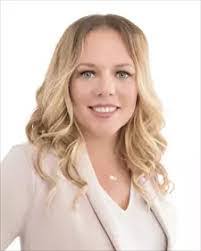 Elyse Stone's Instagram, Twitter & Facebook