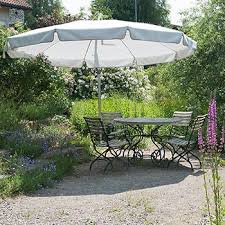 Sitzplatz Mit Weissem Sonnenschirm Naturgarten Terassenideen Gartensitzplatz