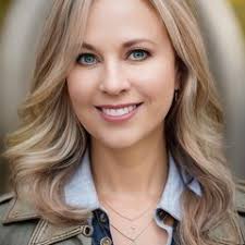 Tracy Bernard's Instagram, Twitter & Facebook