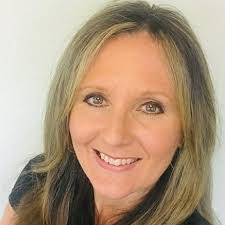 Adrienne Weiss's Instagram, Twitter & Facebook