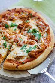 Chicken Tikka Masala Pizza Easy Delicious Recipes Tikka Masala Pizza Indian Pizza Pizza Recipes Homemade