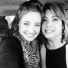 Lesley Cobb's Instagram, Twitter & Facebook