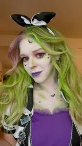 DON'T MISS THE BIGGEST HALLOWEEN PARTY OF THE YEAR 🎃 VAMPS 🆚 ALIENS—7pm  Friday, October 17th at Paper Moon Studios! It's gonna be a fun filled  evening complete with food, drinks, music,