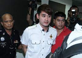 Seorang lelaki bergelar 'datuk seri' bersama dua anggota polis yang sebelum ini ditahan suruhanjaya pencegahan rasuah malaysia (sprm) berhubung siasatan kes sindiket perjudian macau scam, hari ini ditahan reman di bawah akta pencegahan jenayah (poca) 1959. Datuk Seri Ditahan Semula