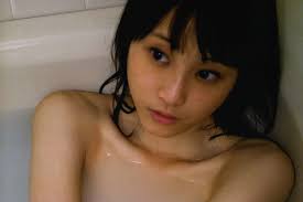 松井玲奈 ヌード画像 乳首見えそうな胸チラと入浴セミヌードがエロくてたまらん - 裏ピク