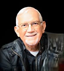 Eli Carrasquillo's Instagram, Twitter & Facebook