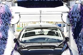 Mon auto est sale et personne n'est ouvert pour nettoyer à la main ma voiture sale! Automatische Waschanlage Blauer Elefant