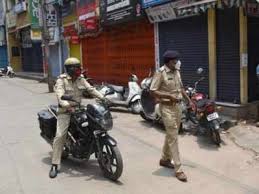 देश में कोरोना की दूसरी लहर ने भयानक तबाही मचाई है। #karnataka lockdown. Covid Roundup Karnataka Extends Lockdown Us Announces Vaccine Sharing Plan More India News Times Of India