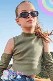 Óculos de Sol Retangular Preto Vic & Vicky