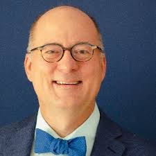 Ray Sylvester (@editintuitive)