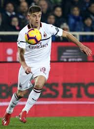 Krzysztof piątek przebojem wdarł się na piłkarskie salony w sezonie 2018/2019. Atalanta Bergamo Ac Milan 1 3 Krzysztof Piatek Strzelil Dwa Gole Sport W Interia Pl