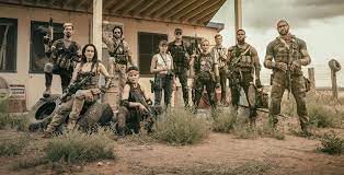 Film opowiada o grupie najemników, którzy usiłują przedrzeć się do opanowanego prze. Armia Umarlych Kolejny Trailer Nowego Filmu Zacka Snydera Juz W Sieci
