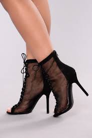 Kadin Bot Modelleri Siyah Topuklu Transparan Kumas Bagcikli Bot Kiyafet Kombinleri Kadin Bot Modelleri Topuklular Bayan Ayakkabi