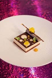 Dessert De Chocolate Et De Inconnu Chef O O Dessert Gastronomique Idee Recette Dessert Recette Gastronomique