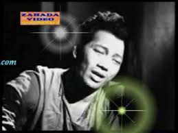 Saya adalah peminat filem p.ramlee. Senandung Malam Lagu P Ramlee Dari Filem Kalau Bulan Sedang Mengambang By Zahada Video Youtube