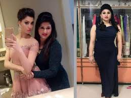 Enjoy exclusive urvashi rautela mother videos as well as popular movies and tv shows. Meet Meera Rautela Beautiful Mother Of Beauty Queen Urvashi Rautela