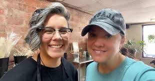 Jennifer Degraw's Instagram, Twitter & Facebook