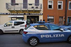 Trova gli orari di apertura e di chiusura per banca popolare di verona a statale 248 marosticana, 233, 36031, dueville, veneto e controlla anche gli altri dettagli, come ad esempio: Verona Clienti Sequestrati In Banca Dai Banditi Corrieredelveneto It