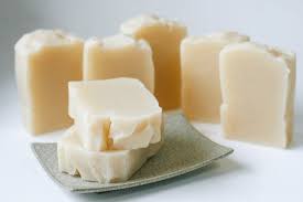 Tout ustensile en aluminium ou en plastique est à proscrire à cause de la soude, composant essentiel de la fabrication. Comment Fabriquer Son Savon Solide Naturel Soi Meme