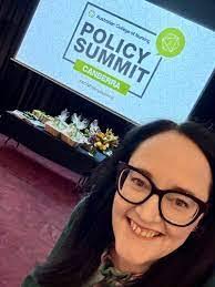 Amy Dearsley's Instagram, Twitter & Facebook