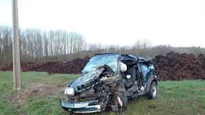 La cause peux être explicite ou implicite. Grave Accident Frontal Ce Mardi Matin Entre Deux Vehicules Sur La Route De Hannut Video