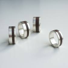 Houten ringen houten kisten trouwring bands inspiraties voor bruiloften droombruiloft italië bruiloft. Pin Op Special Jewelry