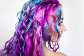 Capelli lilla viola blu instagram. Colorazione Dei Capelli Multicolore Brillante Sfumature Blu Sfumate Viola E Rosa Bellissimi Capelli Ragazza Femmina Stock Photo 262178274