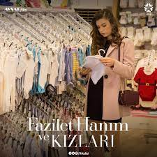 Fazilet hanım'ın ece'si afra saraçoğlu galanın en rüküşü meryem uzerli en şıkı seçildi. Mrs Fazilet And Her Daughters 2017