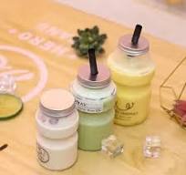 Eco-Friendly Good Quality 250ml 350ml 500ml Clear Cans Plastic Pet Bottle  for Drinking Milk Tea Water or Coffee
