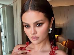 Selena Gomez's 'Toasted Blonde' Highlights Are Truly Transformative