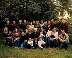 Family Portraits Outdoors Outdoor Decorating Ideas Large Family Photography Large Family Photos Family Portraits