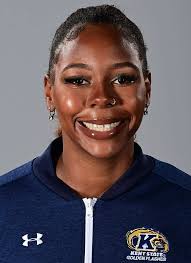 Marissa Henley's Instagram, Twitter & Facebook