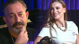 Bas bas paraları leyla'ya' adlı şarkıyla müzik kariyerinde çıkış yakalayan oğuz yılmaz 2004 yılında kendi müzik şirketi 'yılmazlar plak'ı. Cem Yilmaz Ve Serenay Sarikaya Neden Ayrildi Unlu Komedyenden Iddialari Dogruladi