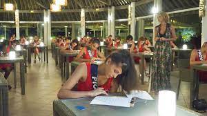 Une épreuve stressante qui peut amener les jeunes reines de beauté à faire des erreurs. Miss France Voici Le Test De Culture Generale Que Les Miss Ont Passe