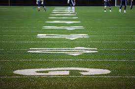 American football field, a rectangular field, 120.0 yd (109.73 m) × 53 1/3 yd (48.74 m) or 6400 yd2 (5351.2 m2). Was Der Europaische Profifussball Vom American Football Lernen Kann