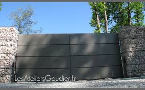 Portail Coulissant Automatique Le Mans Sarthe Portails Alu Clotures Portes De Garage Portes D Entrees Automatismes Portail Alu Portail Et Cloture Portail