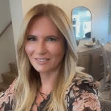 Crystal Stanton's Instagram, Twitter & Facebook