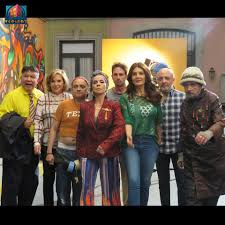 Neighbors) is a mexican tv series adapted in 2005 by actor eugenio derbez from spanish tv series aquí no hay quien viva. Vecinos Ya Casi Empieza El Programa Vecinos Pasen A Facebook