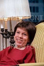 For her triumphant return, she even stared her mortality in the face, driving a car straight through a wall in defiance of the accident that made her miss work for so long. 16 Best Images Of Linda Hunt Swanty Gallery