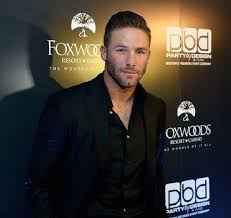 In the hairstyles of julian edelman has one main haircut it's a comb, most of his hairstyles you can see that a comb, and he made this comb to next level. Top 30 Julian Edelman Haircut Stylish Julian Edelman Haircut Of 2019