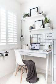 Desain interior ruang meeting minimalis yang sedang trend. Tips Dekorasi Ruang Kerja Untuk Anda Yang Bekerja Dari Rumah Stiletto Living
