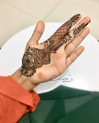 Here's another beautiful mehandi design. Simple Mehndi Designs For Front Back Hand K4 Fashion